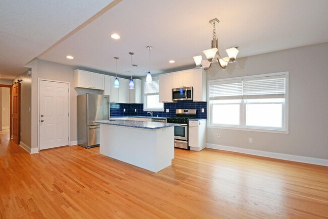 Photo - 3552 Irving Ave S Unidad #2