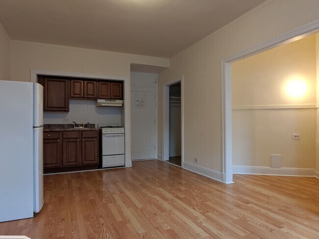 Photo - 3335 W Diversey Ave Unit 136