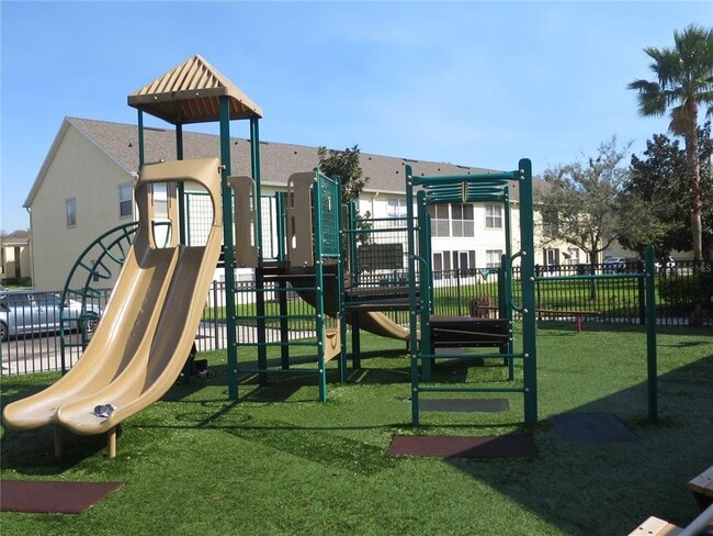 Photo - 2806 Club Cortile Cir Unidad B