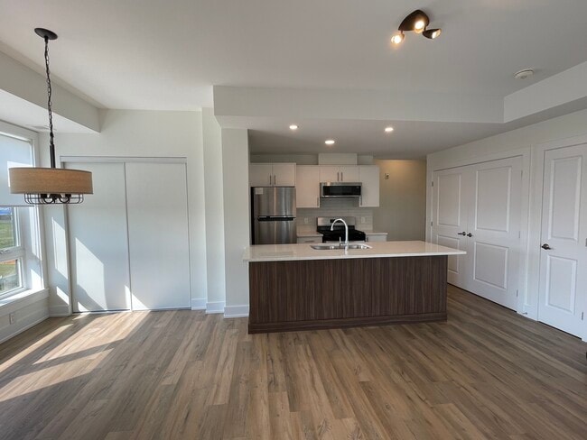 Building Photo - 180 Cope Dr Unit 301
