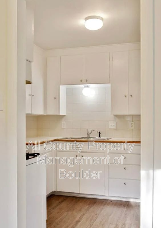 Photo - 732 Alpine Ave.