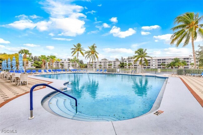 Photo - 16585 Lake Cir Dr Unit 128