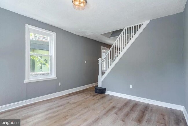 Building Photo - 2036 Amber St Rental