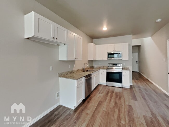 Photo - 3259 Karen St