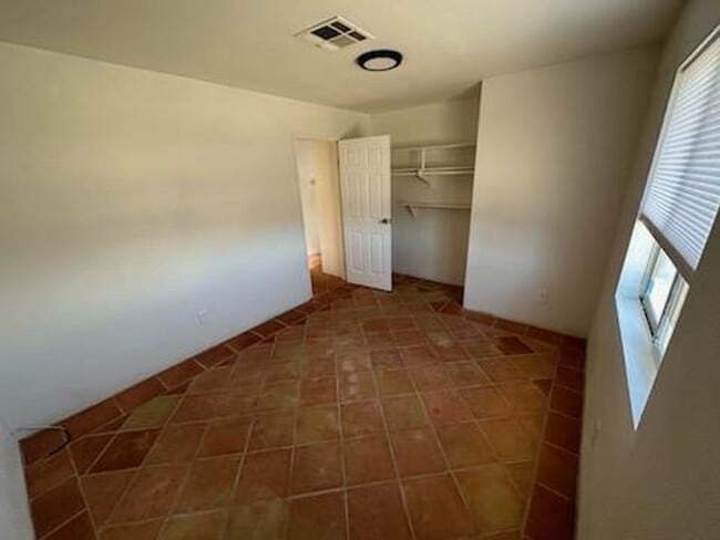 Photo - Well-maintained 2-bedroom, 1-bath home located near the 29 Palms Marine Base and Tortoise Rock Ca...