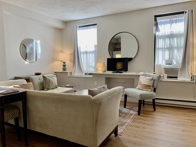 Photo - 703 Massachusetts Ave Condo
