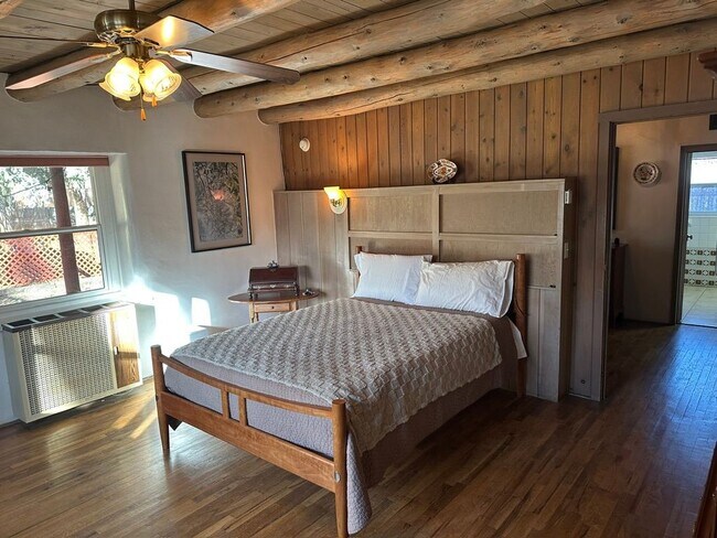 Photo - 332 Kit Carson Rd