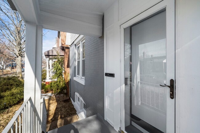 Photo - 5354 Gilson Ave