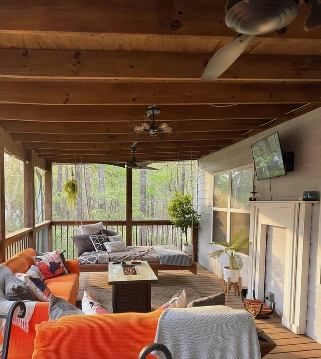 Photo - 241 S Chattahoochee Dr