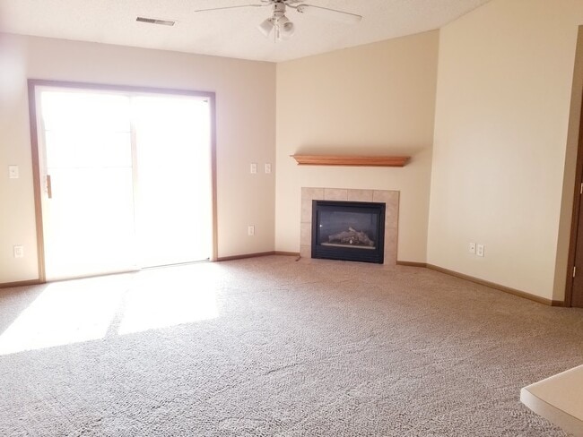 Photo - 560 Penn Ct Unit 9