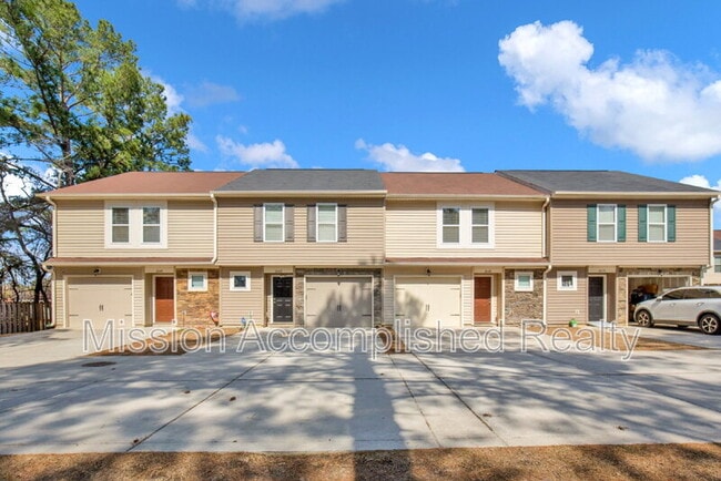 Photo - 2644 Middle Br Bnd