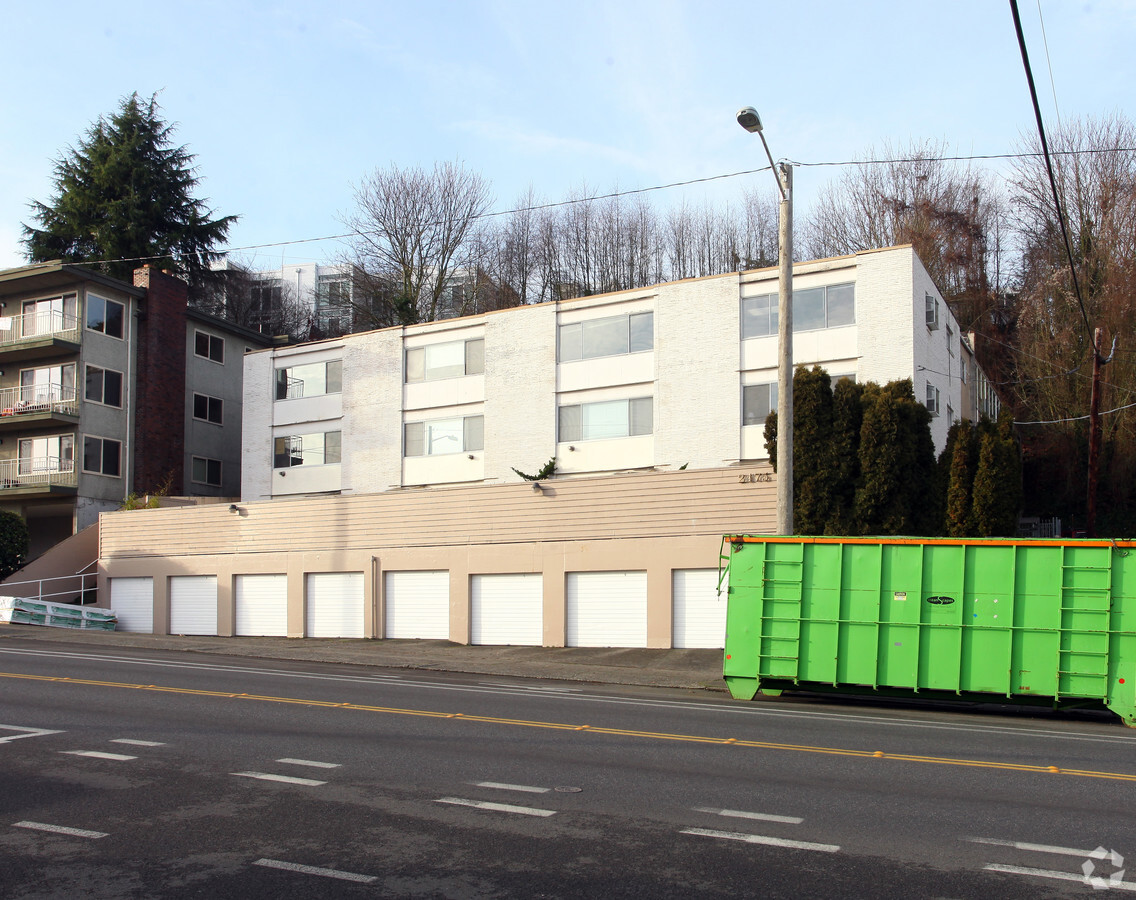 Photo - Halladay Court Apartments