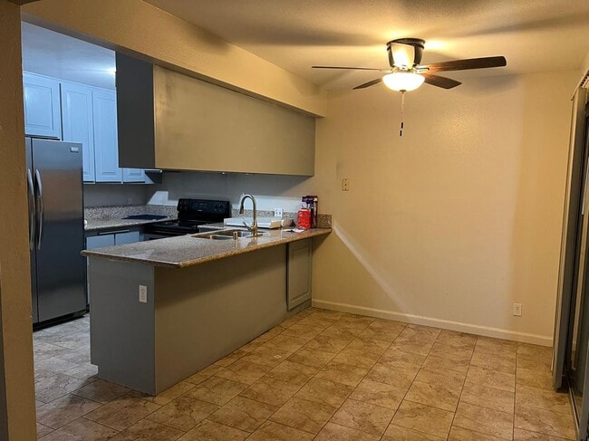 Photo - 4727 N Cedar Ave