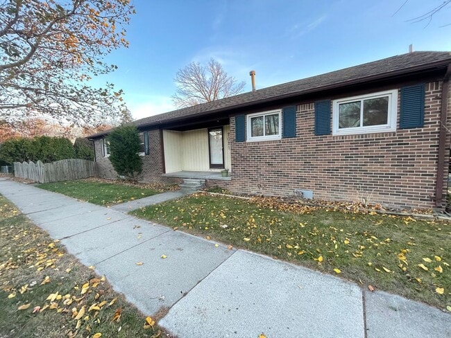 Building Photo - Charming 3bd/1.5ba Ranch in Desirable Royal Oak