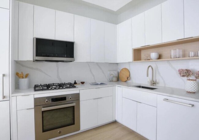 130 Fulton St Unit 24L