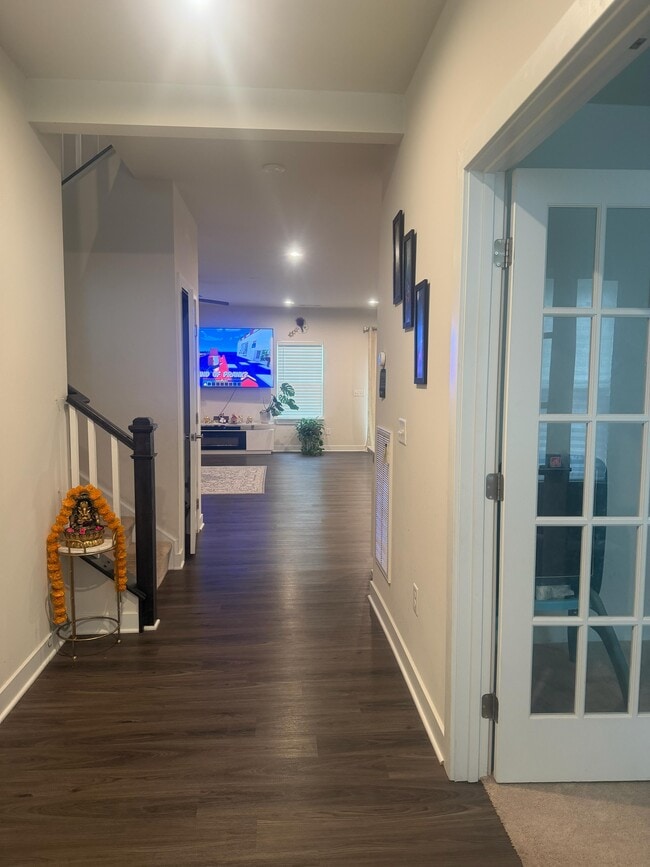 Photo - 300 Finnegan Ct