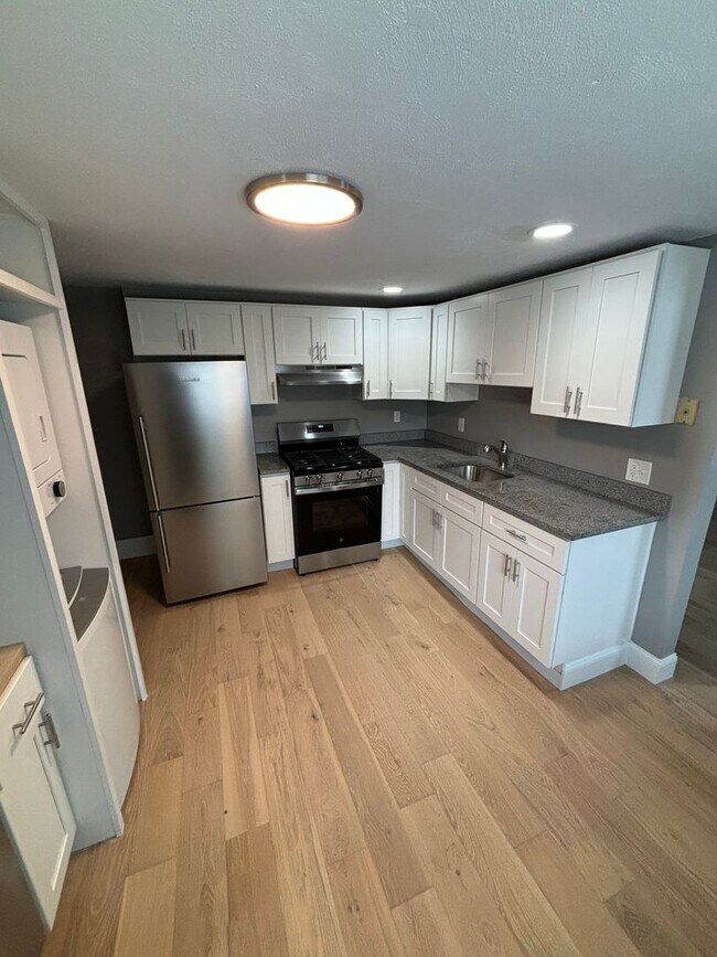 43 Cottage Street - 43 Cottage Street Apartment Unit 2