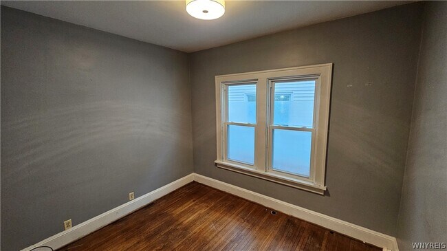 Photo - 307 Sterling Ave