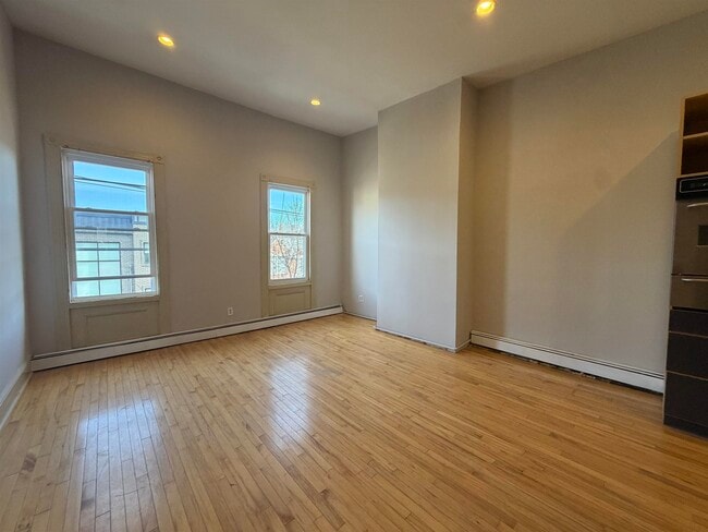 Photo - 225 Pine St Unit 3