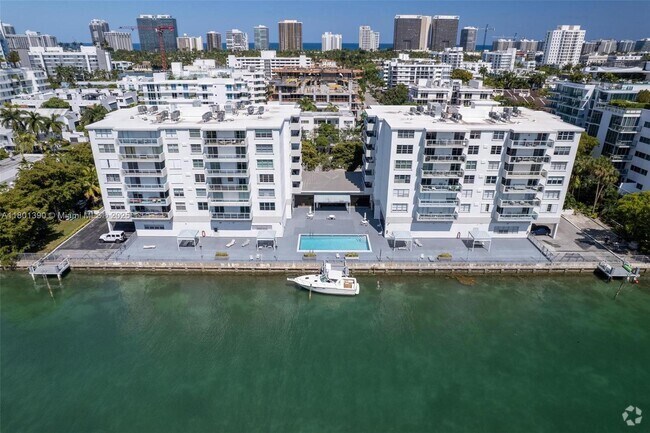 Building Photo - 10000 W Bay Harbor Dr Unit 324 Rental