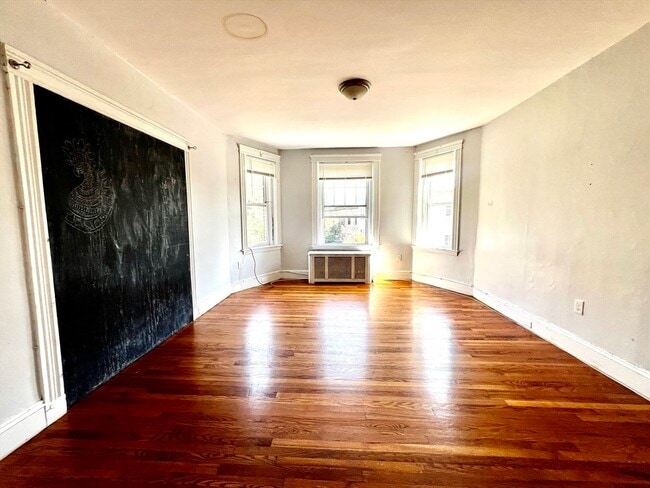 Photo - 76 Babcock St Unit 3