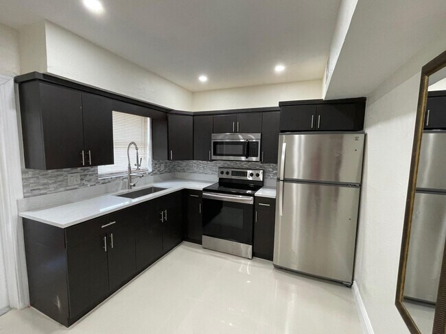 Photo - 1809 NW 13th Ct