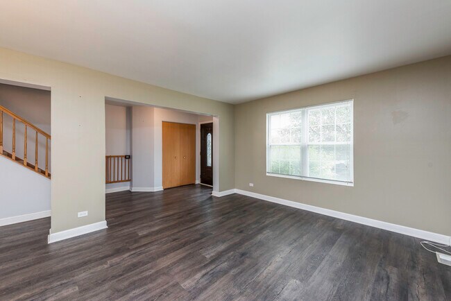 Photo - 686 Chippewa Cir