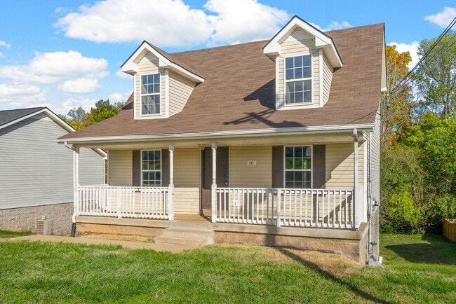 Photo - 3 Bedroom Pet Friendly Home For Rent Near Post!