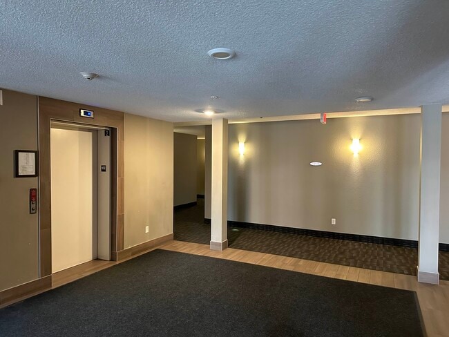 Photo - 344 Windermere Rd NW Unit 323