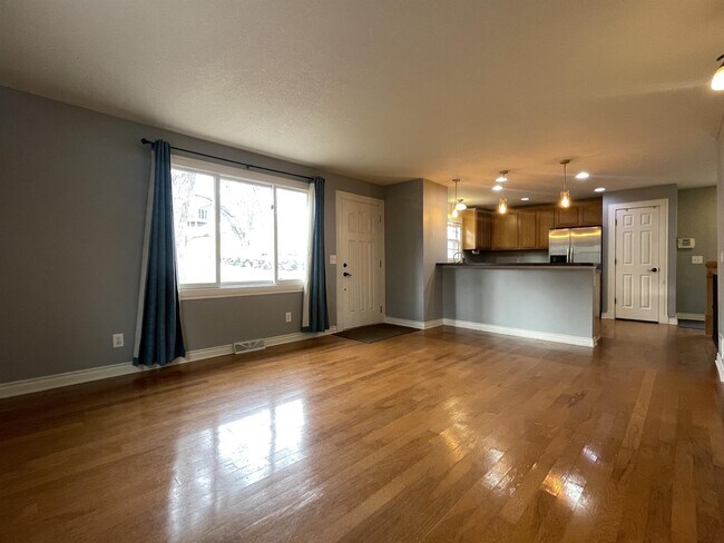 Photo - 5139 Beacon Hill Rd