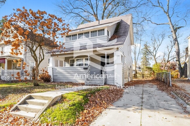 Building Photo - 724 Carlysle St