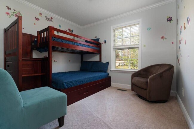 Photo - 7206 Sawyer Rd