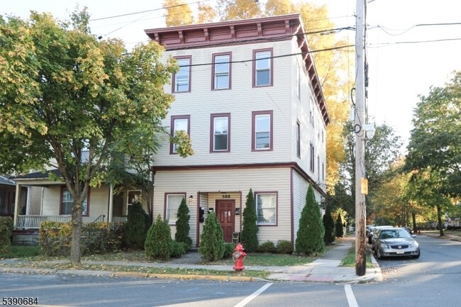 Building Photo - 588 Argyle Ave Unit 4