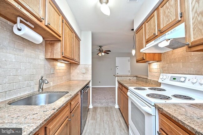 Photo - 5907 Noblestown Rd Unidad 67