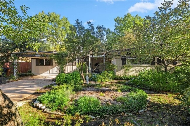 Photo - 3210 Bruce Dr