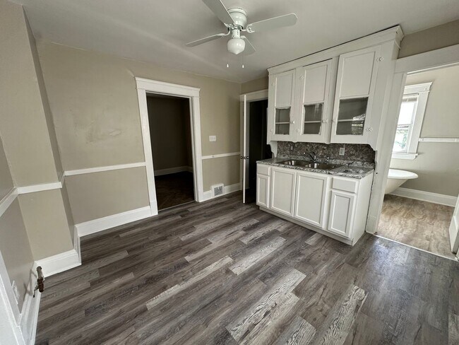 Photo - 10004 Mt Auburn Ave Unit Up