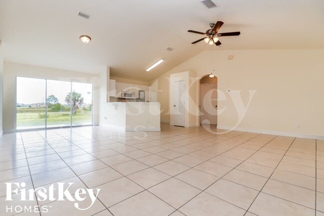 Photo - 3816 20th St W