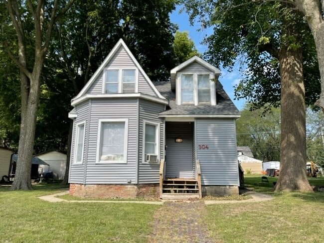 Building Photo - 304 W Eureka St