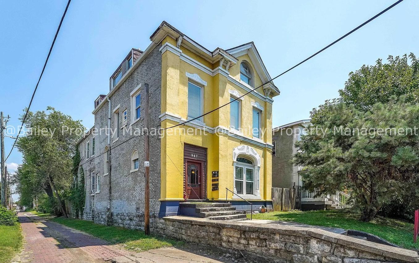 947 S Brook St - 947 S Brook St