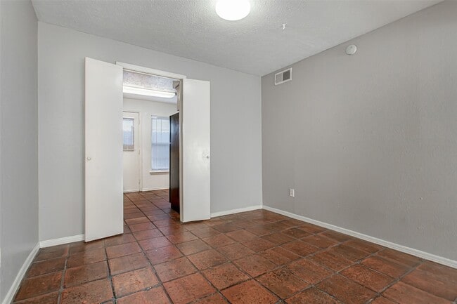 Photo - 10248 Regal Oaks Dr Unidad A