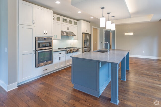 2BR, 2BA - 1,375SF