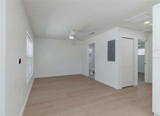 Photo - 7291 8th St N