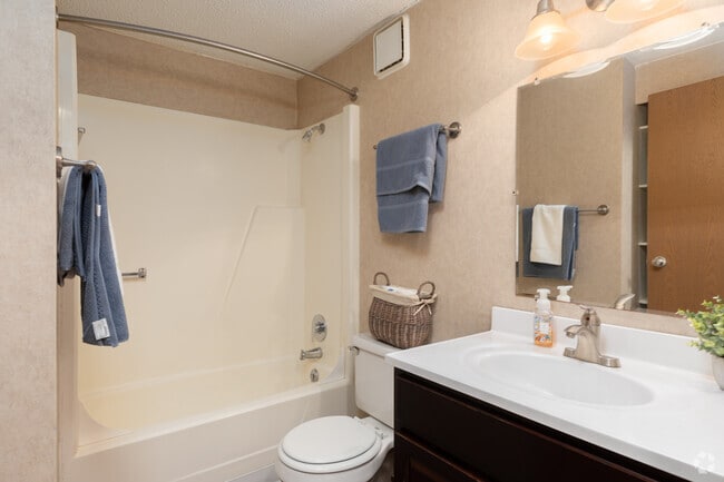 Bathroom - 1BR, 1BA - 600SF