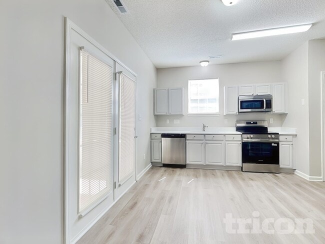 Photo - 309 Patrick Ave SW