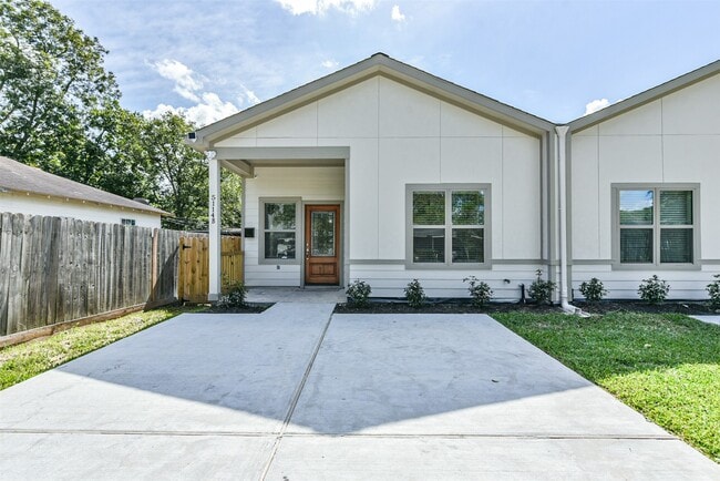 Photo - 5114 Higgins St