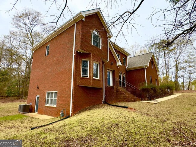 Photo - 219 Deerhill Dr