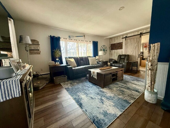 Photo - Quaint 2 bedroom, plus den, 1 bath on Okauchee Lake
Appliances included: Microwave, Stove, Refrig...