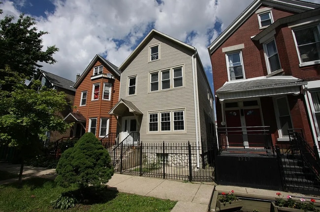 Building Photo - 1721 N Artesian Ave Unit 1B