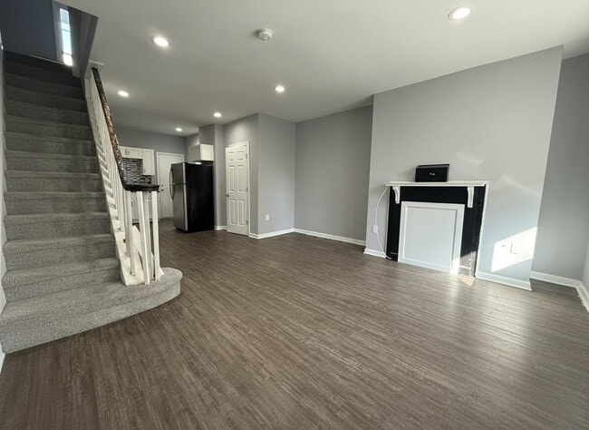 Photo - 210 Horton St