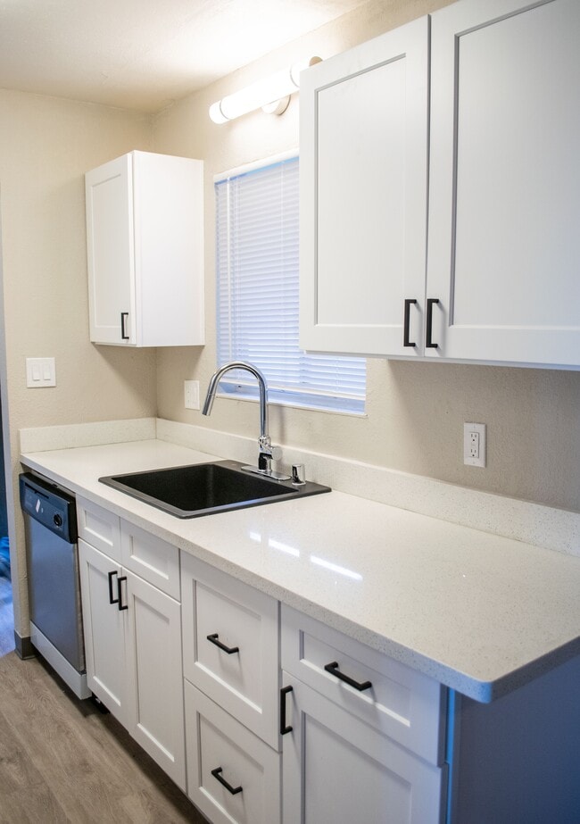 Photo - The Valley Apartments